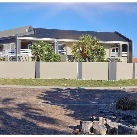 Beachwood Inn Melkbosstrand เคปทาวน์ ภายนอก รูปภาพ