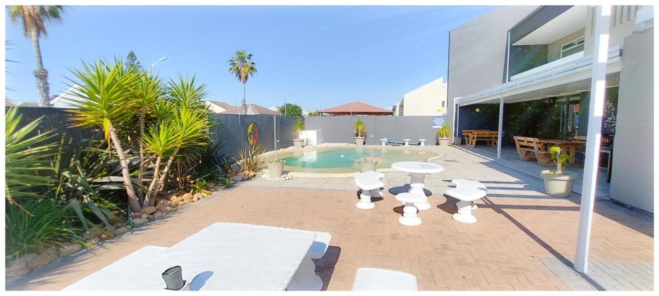 Beachwood Inn Melkbosstrand เคปทาวน์ ภายนอก รูปภาพ