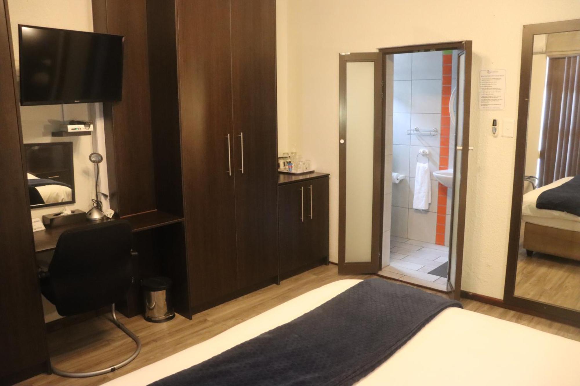Beachwood Inn Melkbosstrand เคปทาวน์ ภายนอก รูปภาพ