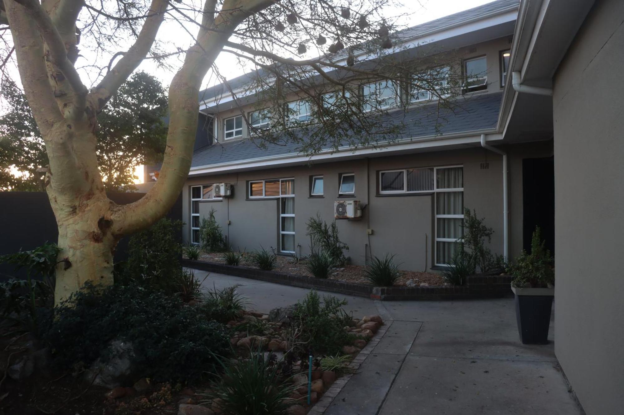Beachwood Inn Melkbosstrand เคปทาวน์ ภายนอก รูปภาพ