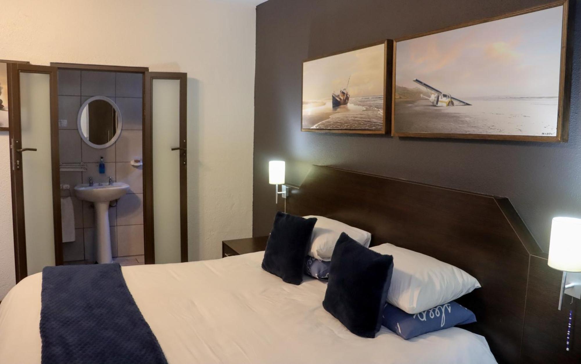 Beachwood Inn Melkbosstrand เคปทาวน์ ภายนอก รูปภาพ