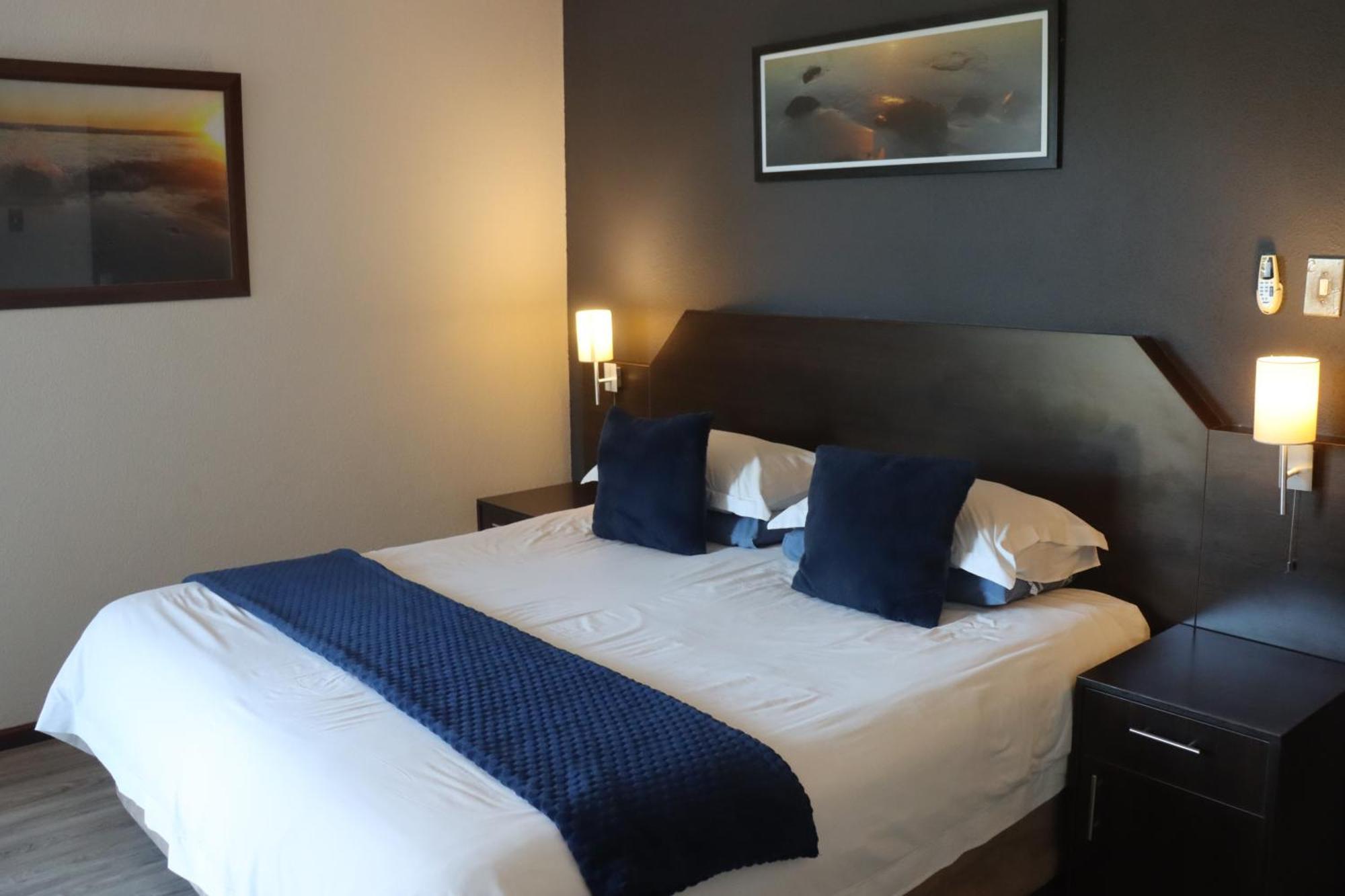 Beachwood Inn Melkbosstrand เคปทาวน์ ภายนอก รูปภาพ