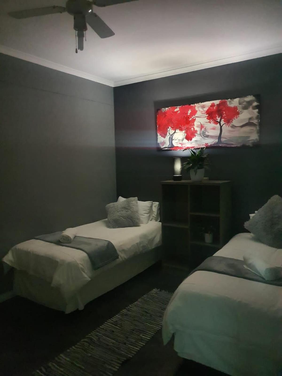 Beachwood Inn Melkbosstrand เคปทาวน์ ภายนอก รูปภาพ