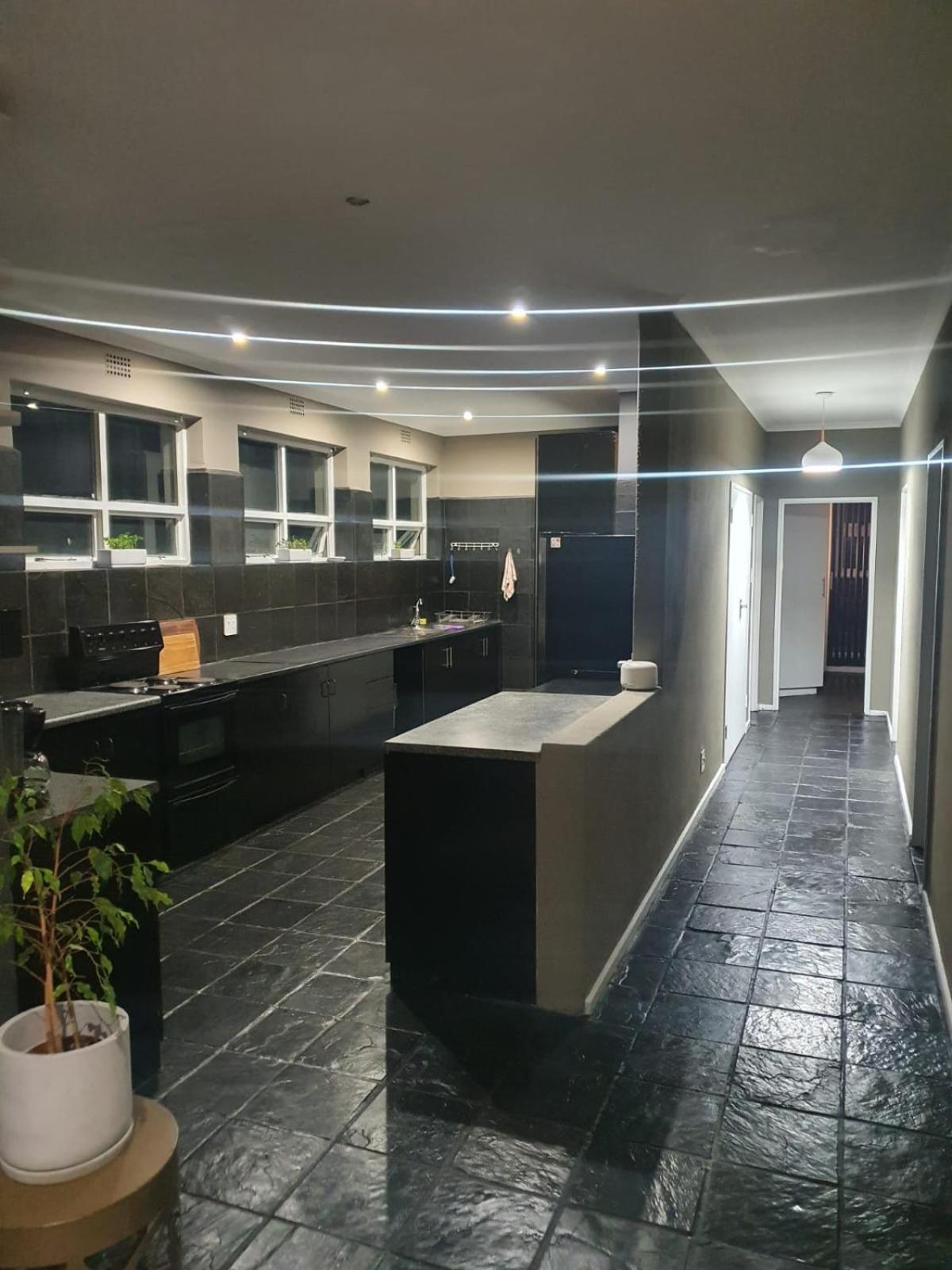 Beachwood Inn Melkbosstrand เคปทาวน์ ภายนอก รูปภาพ